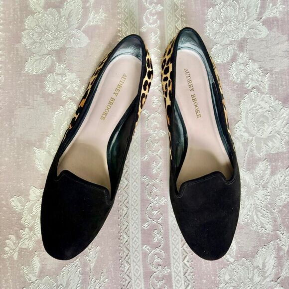 Audrey Brooke Women's Cheetah and Black Slip-on Flats - Picture 2 of 7